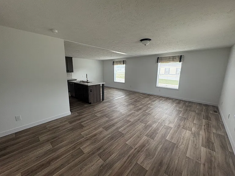 8249 W Cygnes Cir — Photo 3