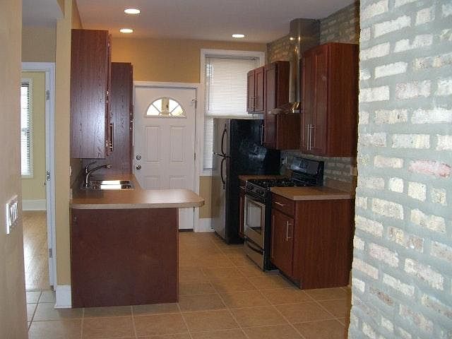 1st image of 6823 N Ashland Blvd #2
