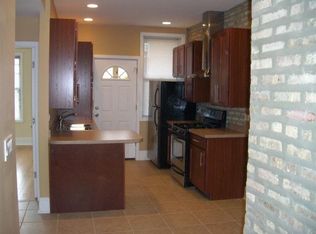 6823 N Ashland Blvd #2, Chicago, IL 60626