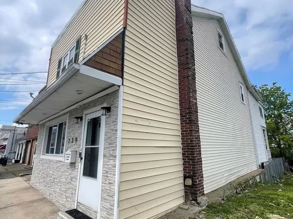 239 E Chestnut St, Hazleton, PA 18201