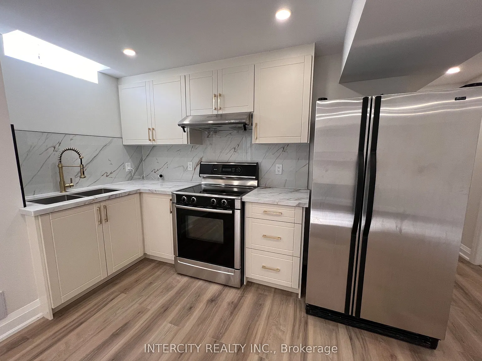 2 bed, $1,950 — Photo 4