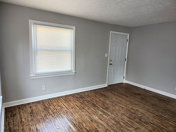 3rd image of 2524 McGuffey Rd