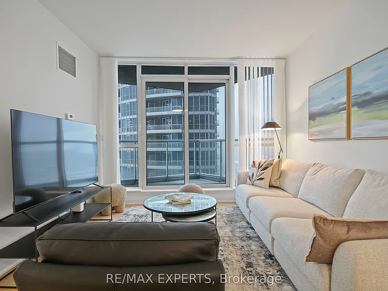 208 Queens Quay W #2011 — Photo 13