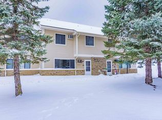 22 E 13th St, Waconia, MN 55387