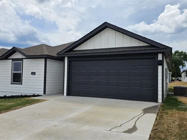 405 NW Bellflower St, Gentry, AR 72734