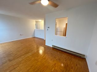 18 Mall Rd #607, Hamilton, ON L8V4V4