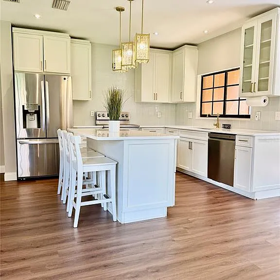 1050 Blackwater Dr — Photo 5