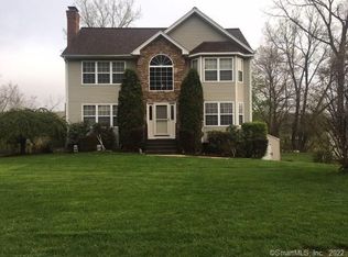 32 Hockanum Glen Rd, Beacon Falls, CT 06401