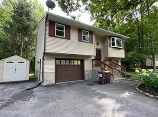 8 White Oak Path, Ballston Spa, NY 12020