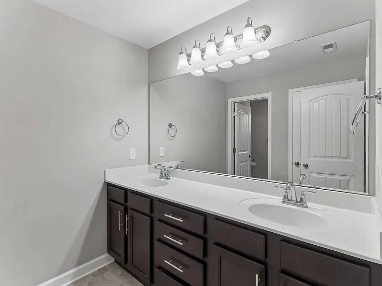 248 Rowlette Cir — Photo 21