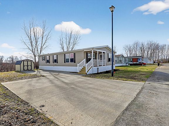 Exterior Image-4-Clayton 185 River Valley Estates