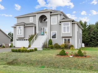 14 Fairfax Dr, Stratford, PE C1B 2X4