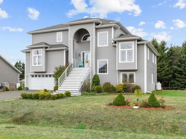 14 Fairfax Dr, Stratford, PE C1B 2X4