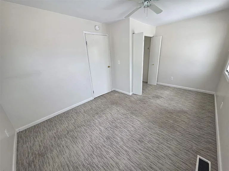 138 E Sheridan St #1 — Photo 6