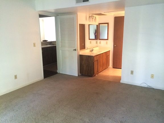 5th image of 400 Del Verde Cir Unit 5
