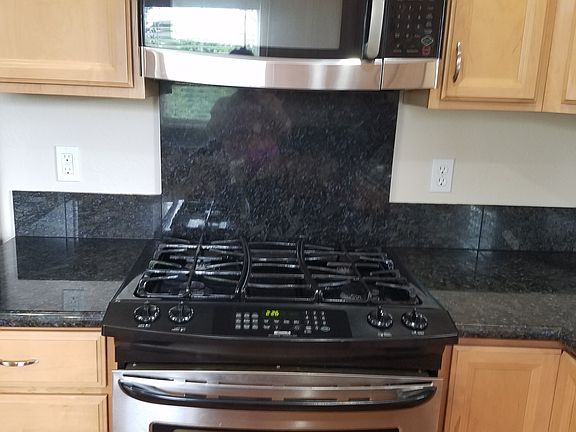Comes with Gas range. 