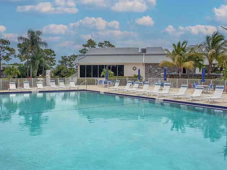 18081 SE Country Club Dr #26-256 — Photo 24