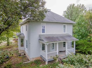 623 N 900th Rd, Lawrence, KS 66047