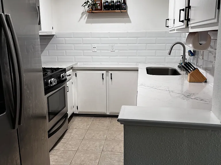 7307 Haskell Ave #12 — Photo 5