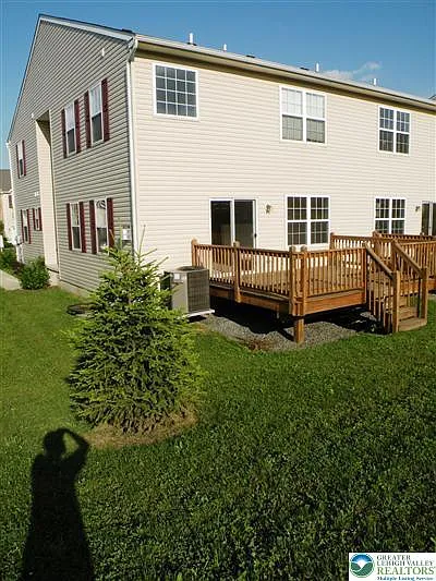 3 bed, 2.5 bath, 2030 sqft, $2,795 — Photo 2