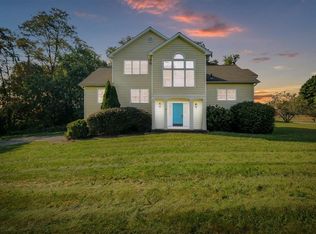 201 Windsor Rd, Fishkill, NY 12524