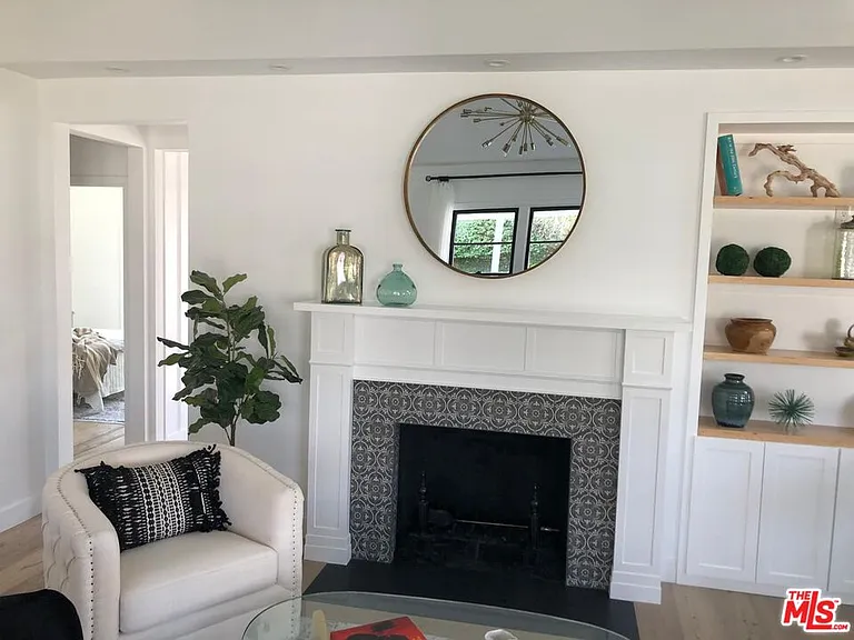 4217 Irvine Ave — Photo 3