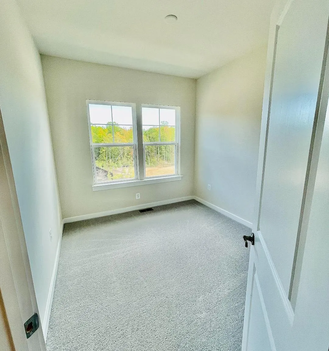 4 bed, 3.5 bath, 2000 sqft, $3,199 — Photo 2