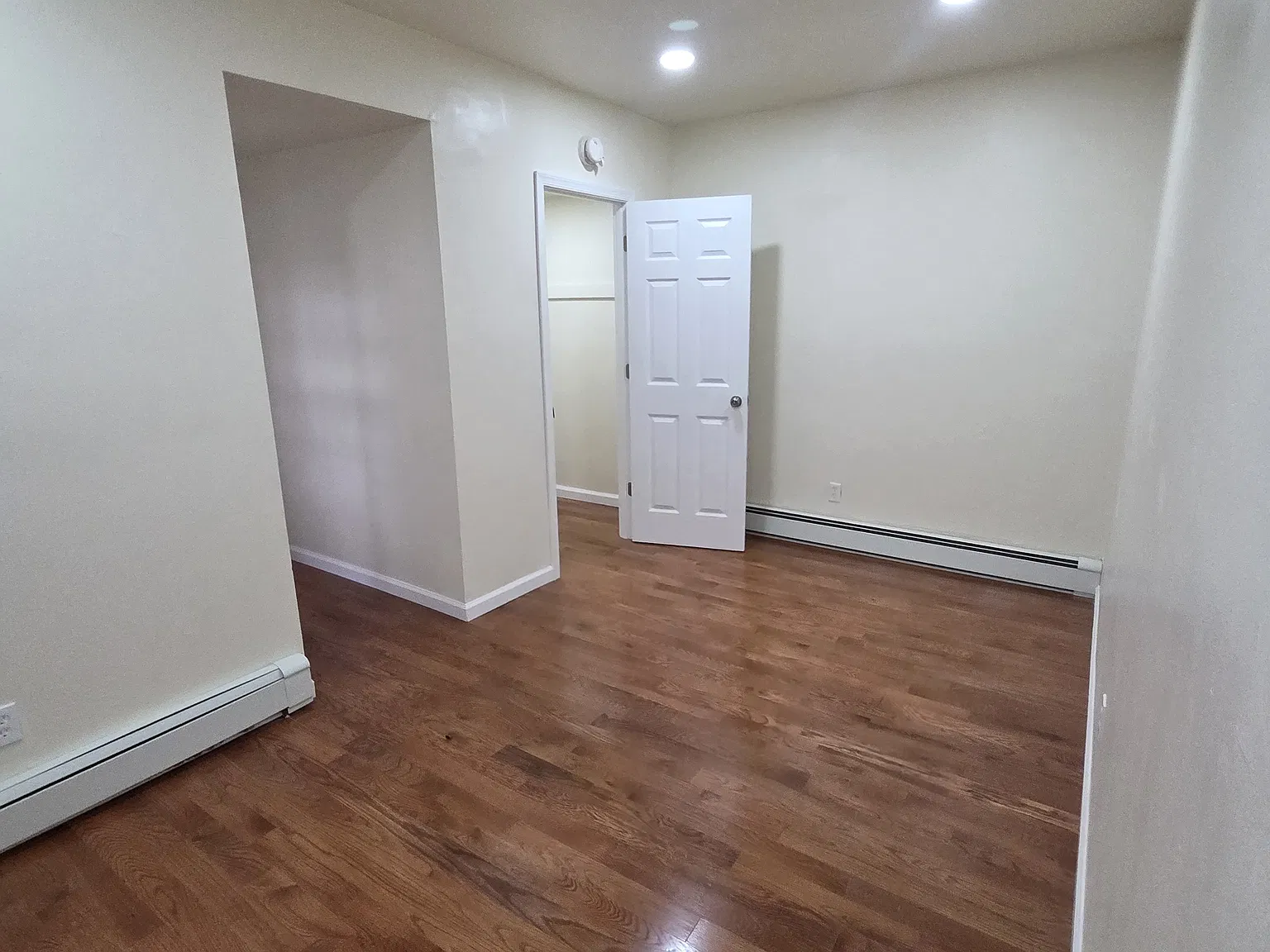 1 bed, 300 sqft, $1,725 — Photo 3
