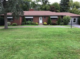 7367 Rochester Rd, Lockport, NY 14094