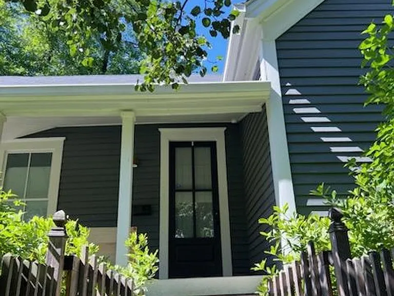 630 Woodward Ave SE — Photo 2