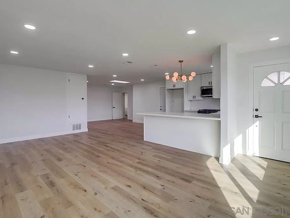 5th image of 1324 Glencoe Dr