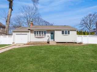3 Grand Haven Drive, Commack, NY 11725