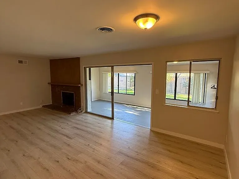 15148 Oro Grande St — Photo 12