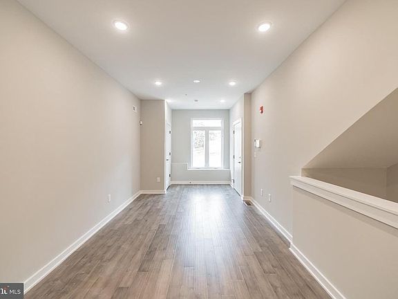 3rd image of 2410 Clifford St #2
