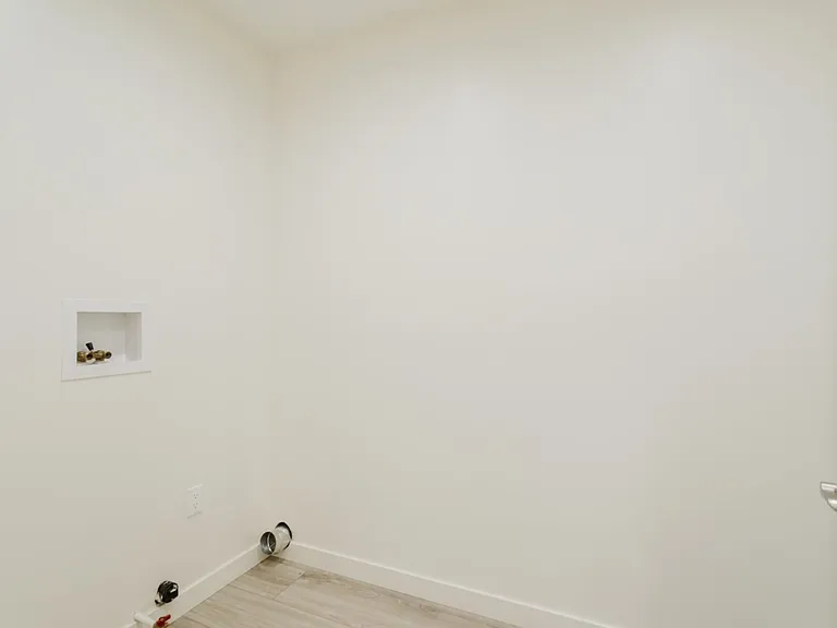 14151 Gager St — Photo 32
