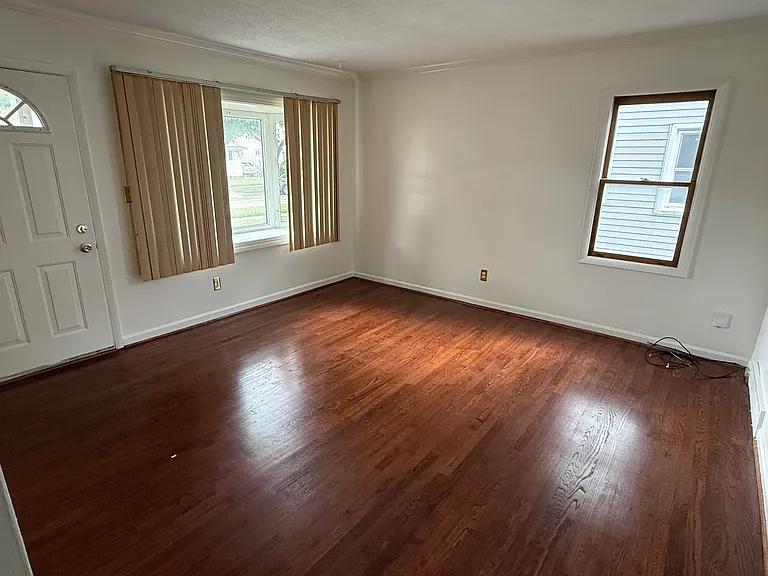 5737 Colonial St — Photo 4