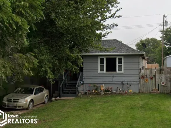 2208 Racine Ave, Burlington, IA 52601