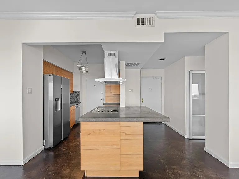5000 Montrose Blvd #16B — Photo 8