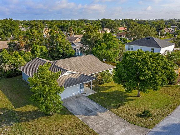 3rd image of 1066 Windbrook Dr
