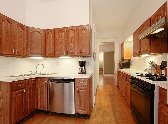 5th image of 5555 S Blackstone Ave #1