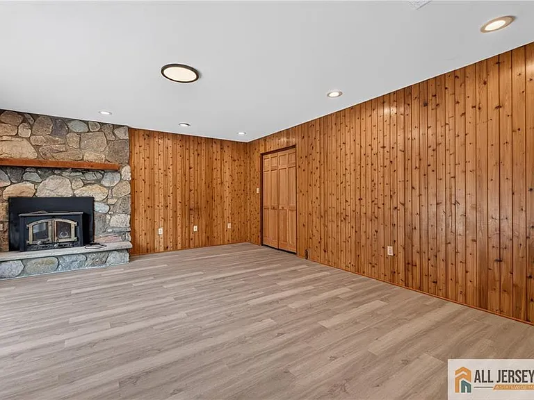 226 Gravel Hill Rd — Photo 14