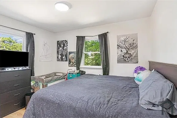 4 bed, $2,350 — Photo 4