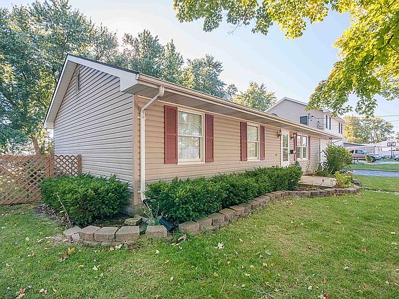 3rd image of 205 Maryville Ln