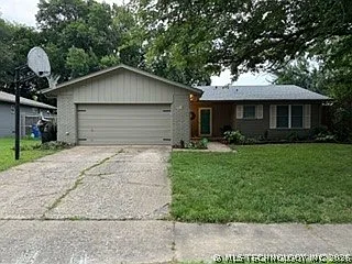 429 S Fern Ave — Photo 1