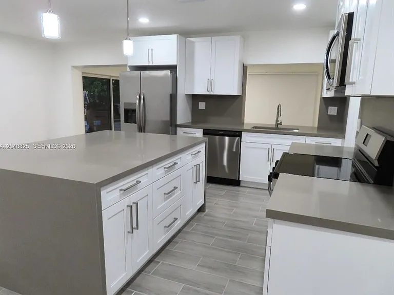 1030 SW 96th Ave #1030 — Photo 2