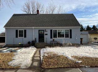 707 W 6th St, Morris, MN 56267