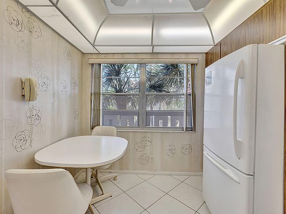 3rd image of 3101 Portofino Pt #C3