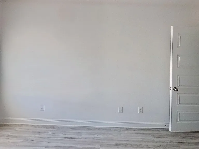 45 Sparrow Ave — Photo 7