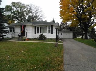 222 W Woodrow St, Fremont, MI 49412