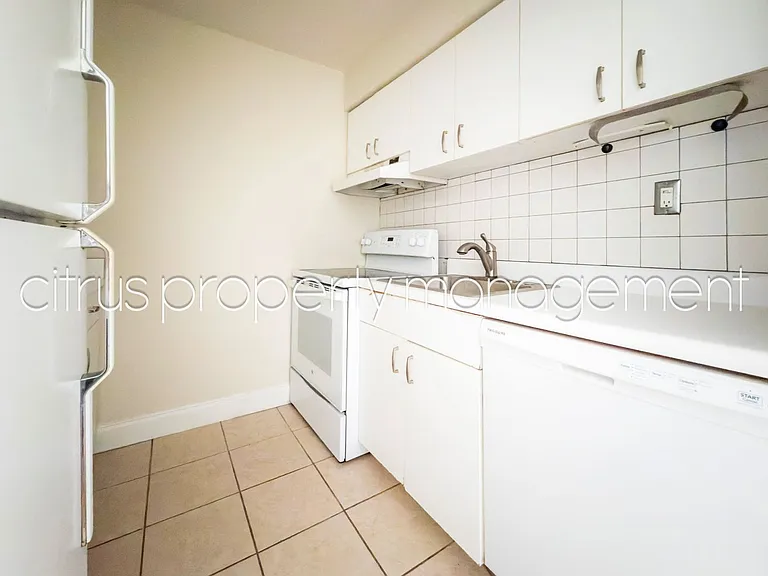 3106 Fairway Ln — Photo 6
